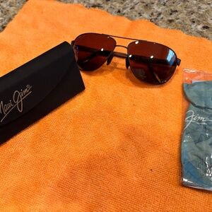 Maui Jim Sunglasses / Like New